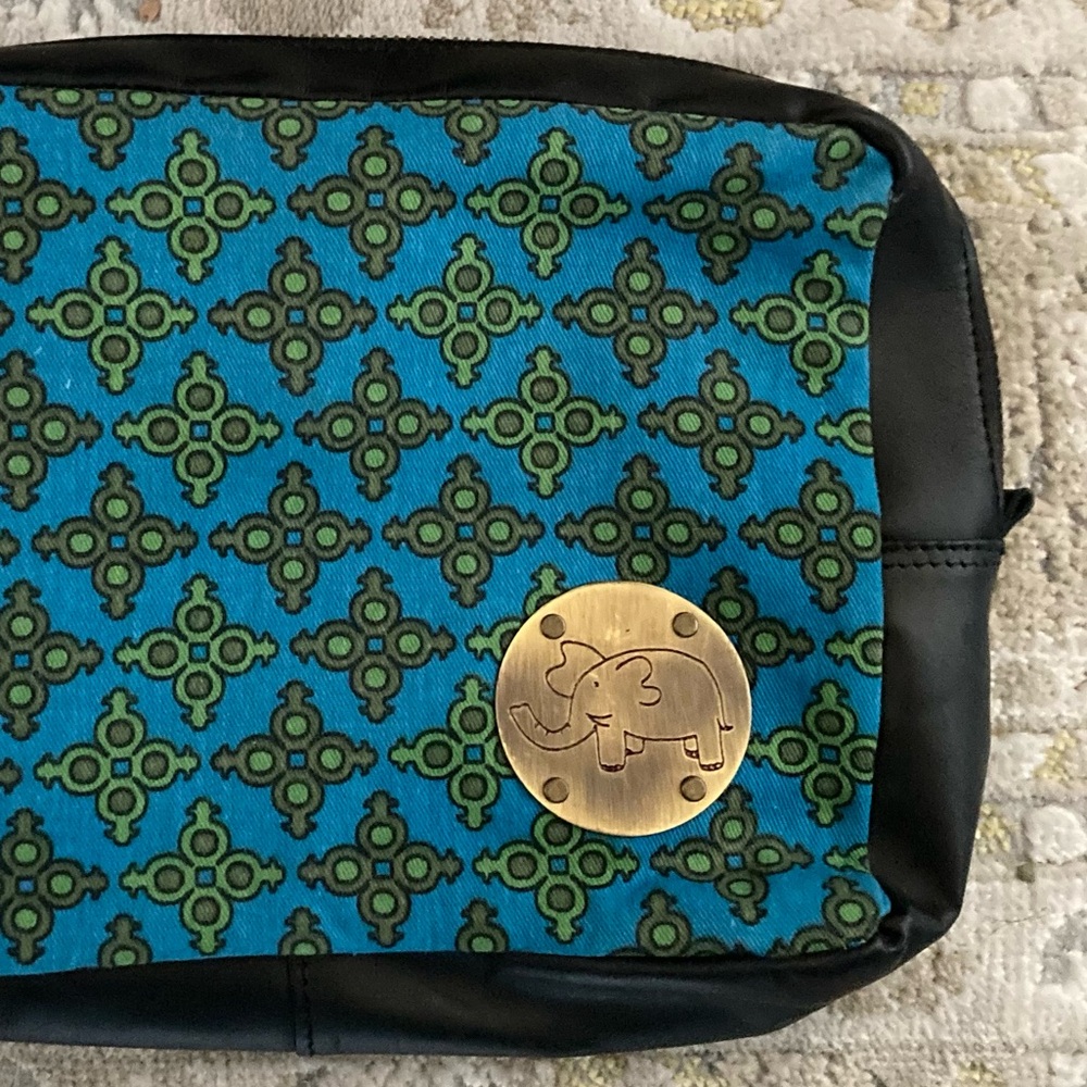 Sanaa Hyder Ltd Ed Retro Print Leather & Leather Travel Toiletries Cosmetic Bag
